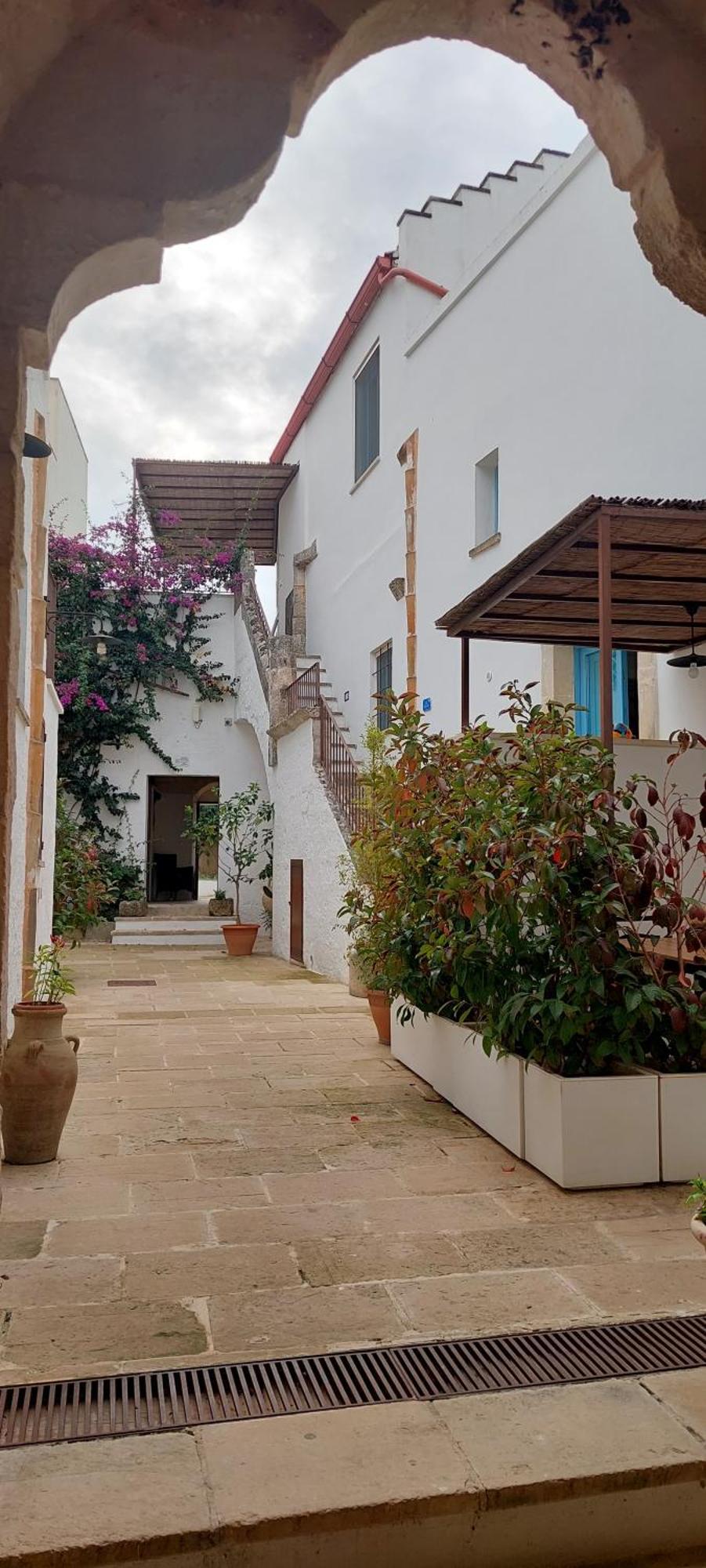 Dimora Da Tito - La Corte Dei Colori Spongano エクステリア 写真